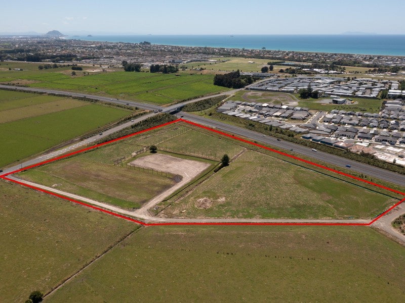 227 Parton Road, Papamoa, Te Puke - Carousel 1