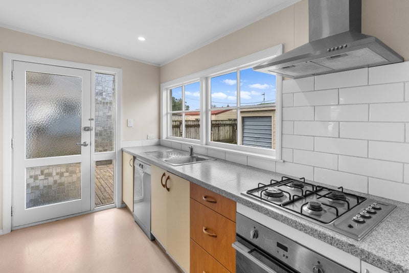 17 Reeve Street, Levin, Levin - Carousel 2