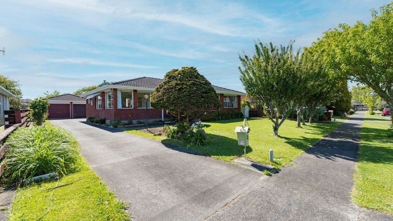 11 Chippendale Crescent, Highbury, Palmerston North - Carousel 1