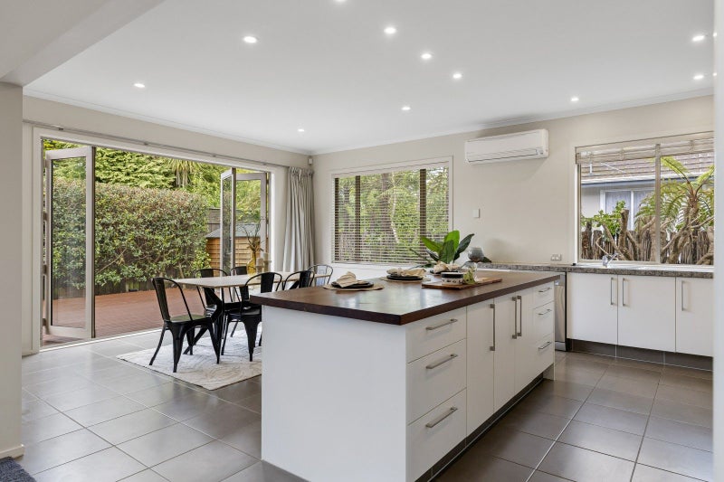 2/745 Acacia Bay Road, Acacia Bay, Taupo - Carousel 2