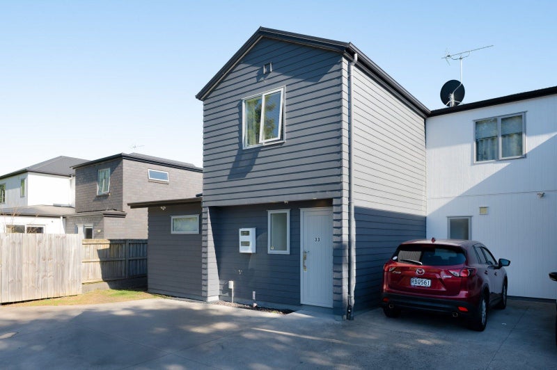 33 Sandleigh Road, Hamilton Lake, Hamilton - Carousel 1