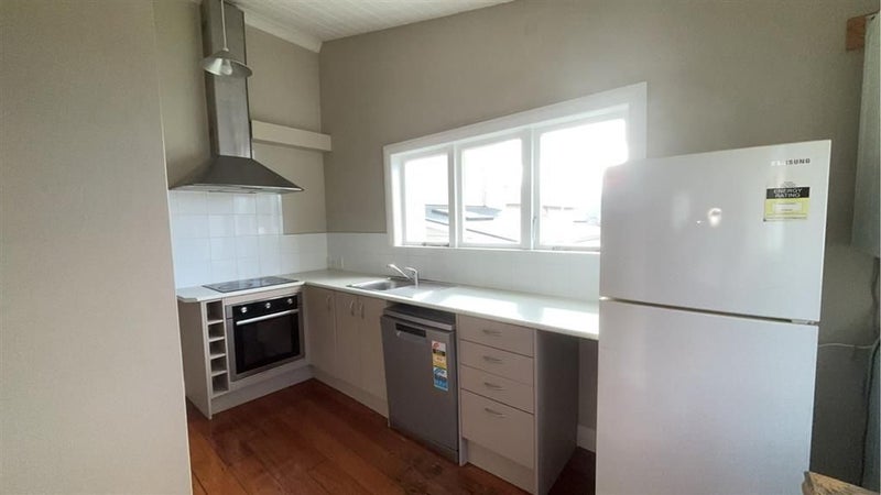 21 Hargreaves Street, Mount Cook, Wellington - Carousel 1