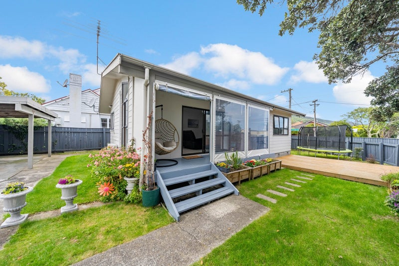 2/13 Vincent Street, Waterloo, Lower Hutt - Carousel 2