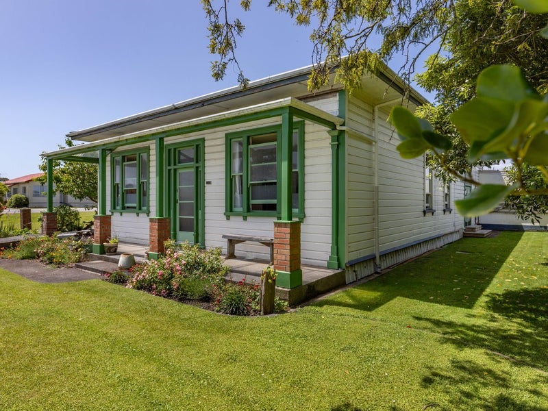 104 Hall Street, Hokitika - Carousel 1