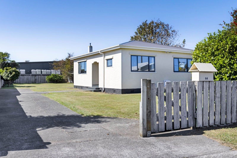 64 Egmont Street, Hawera - Carousel 2