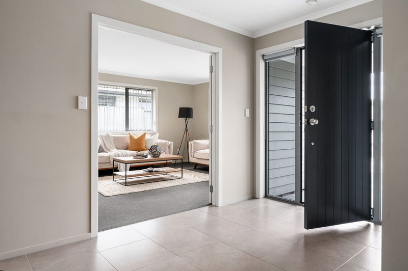 5 Northbrook Glen, Flagstaff, Hamilton - Carousel 2