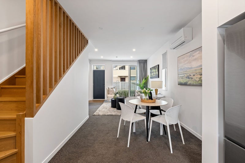 2/30 Pirie Street, Mount Victoria, Wellington - Carousel 2
