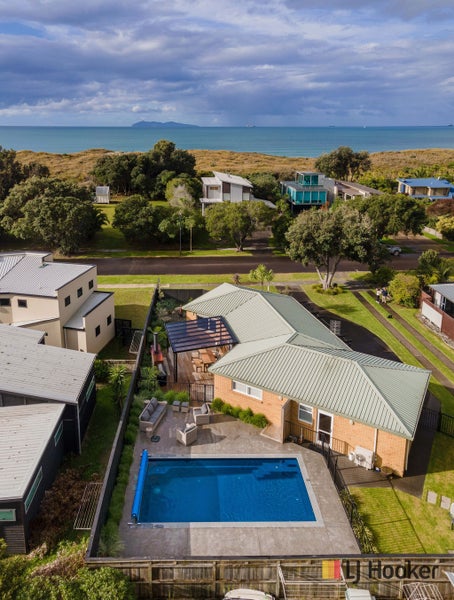 20 Bowentown Boulevard, Bowentown, Waihi Beach - Carousel 1