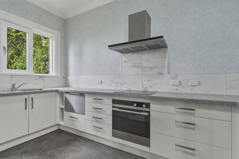 37 Sutherland Street, Dunedin Central, Dunedin - Carousel 1