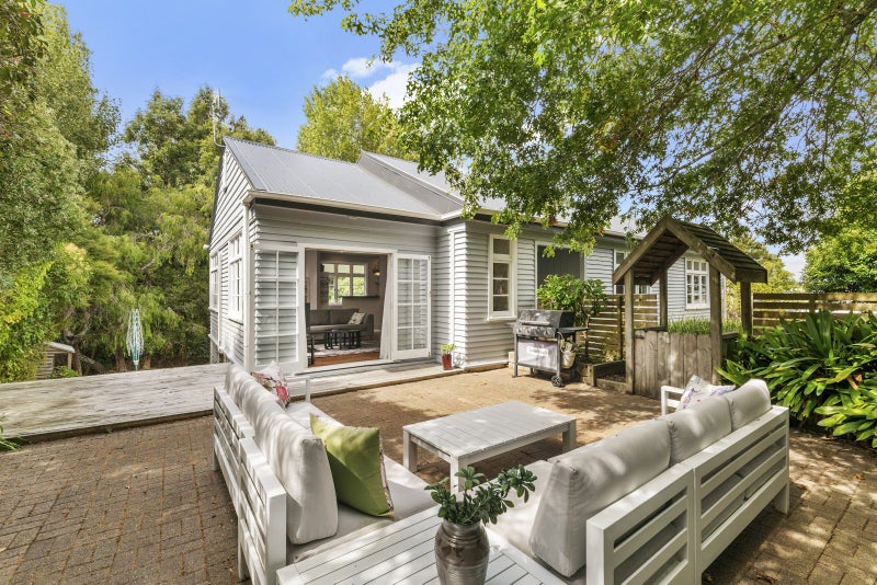 14 Springtime Crescent, Stanmore Bay, Rodney, Auckland - Carousel 1