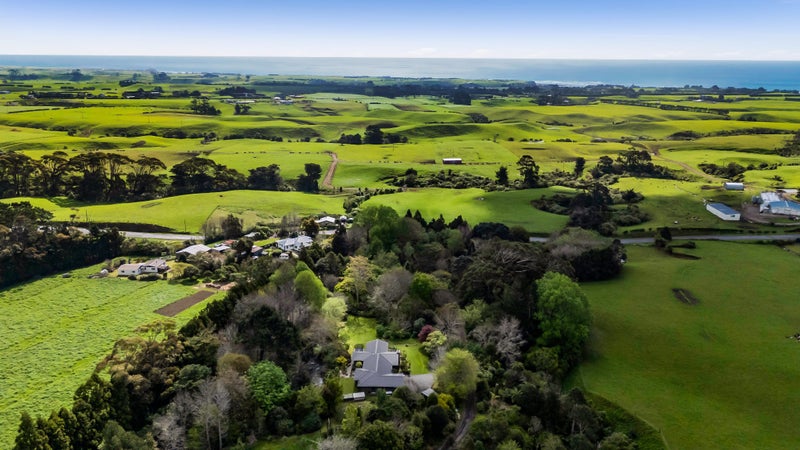 1405 South Road, Kaitake, New Plymouth - Carousel 2