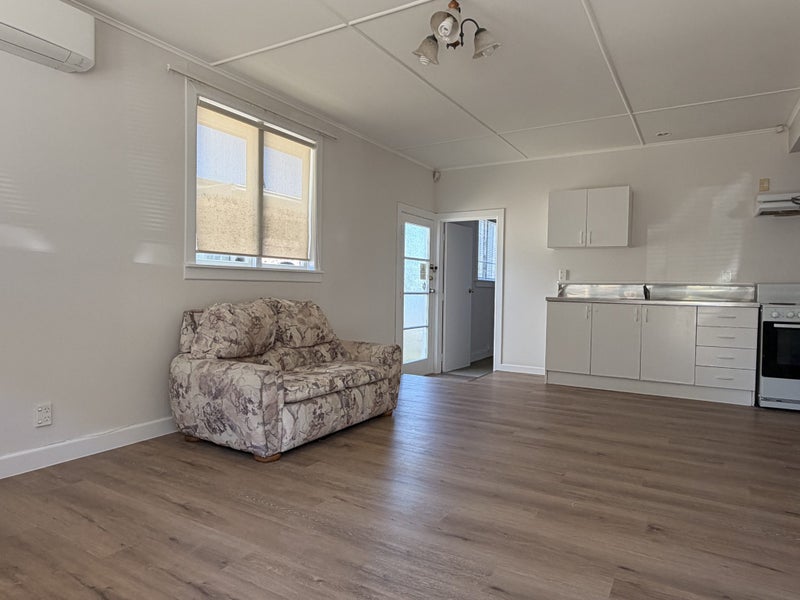 1 Warren Avenue, Three Kings, Auckland - Carousel 2