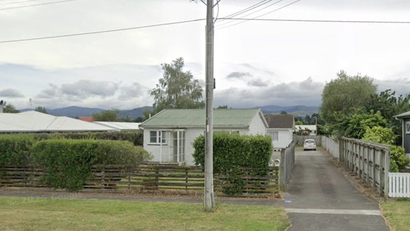 10 Augustus Street, Carterton - Carousel 1