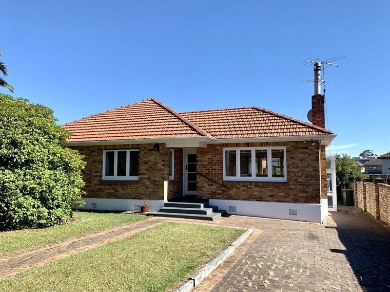 86 Mcleod Road, Te Atatu South, Auckland - Carousel 1