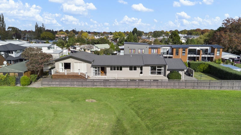 25 Kelvin Place, Hamilton East, Hamilton - Carousel 2