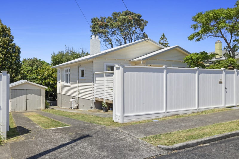 22 Ngaio Street, Strandon, New Plymouth - Carousel 24