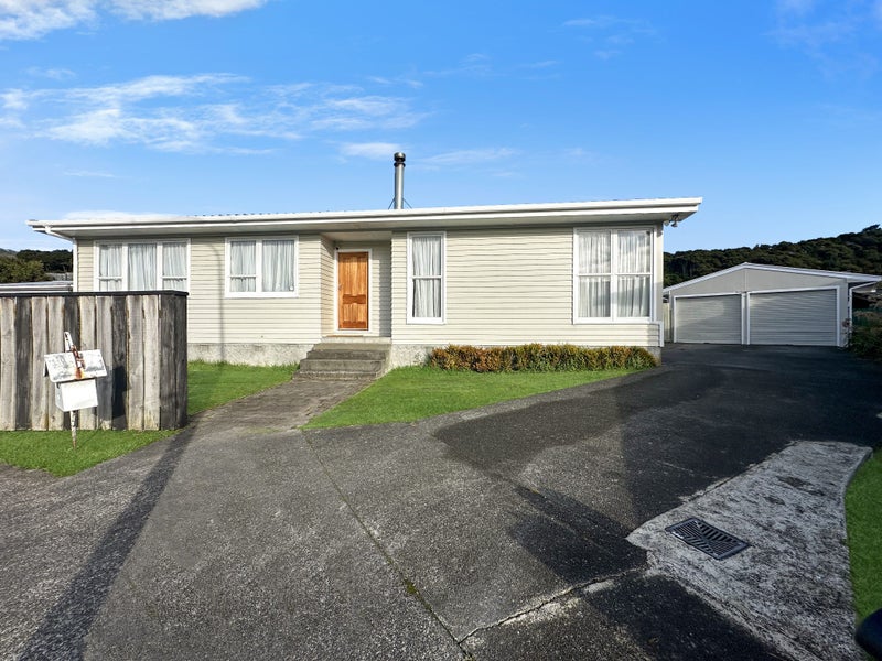 15 Kerepehi Grove, Wainuiomata, Lower Hutt - Carousel 1