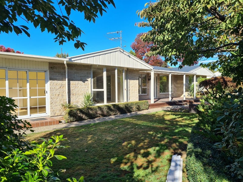 5 Guinness Crescent, Ilam, Christchurch - Carousel 1