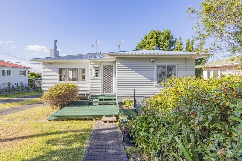 21 View Road, Glenfield, North Shore City, Auckland - Carousel 1