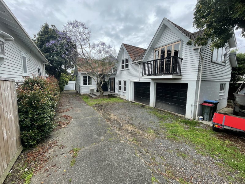 19 Moa Road, Point Chevalier, Auckland - Carousel 1
