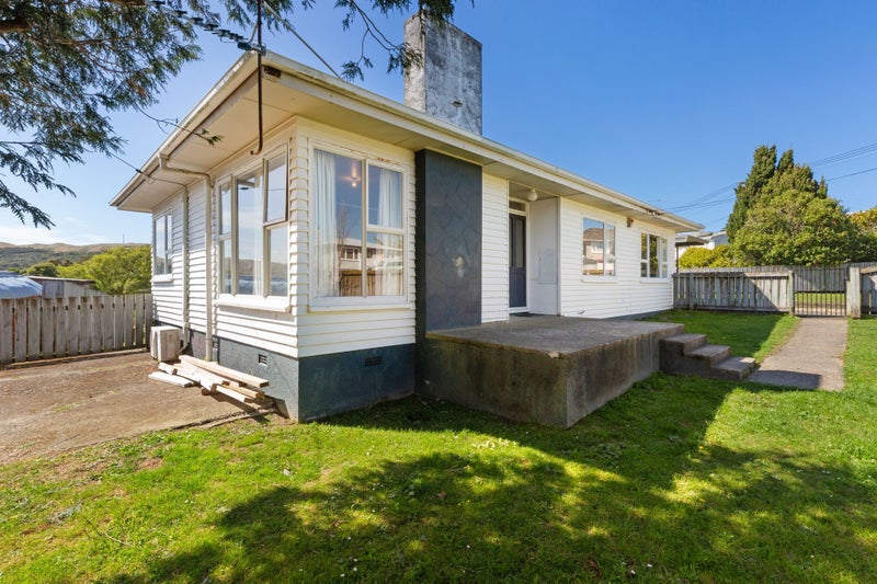 41 Leicester Street, Cannons Creek, Porirua - Carousel 2