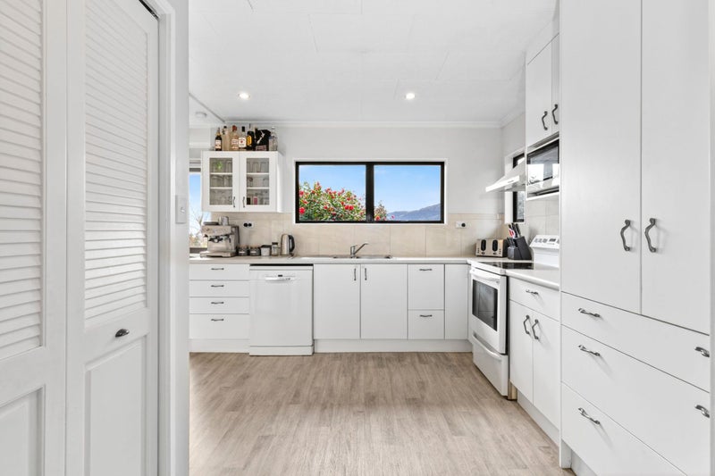 10A Surrey Road, Richmond, Richmond - Carousel 1