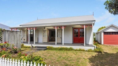 1 Eruini Street, Waikanae Beach, Waikanae - Carousel 1