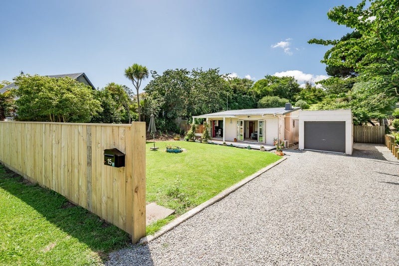15 Dale Road, Raumati South, Paraparaumu - Carousel 1