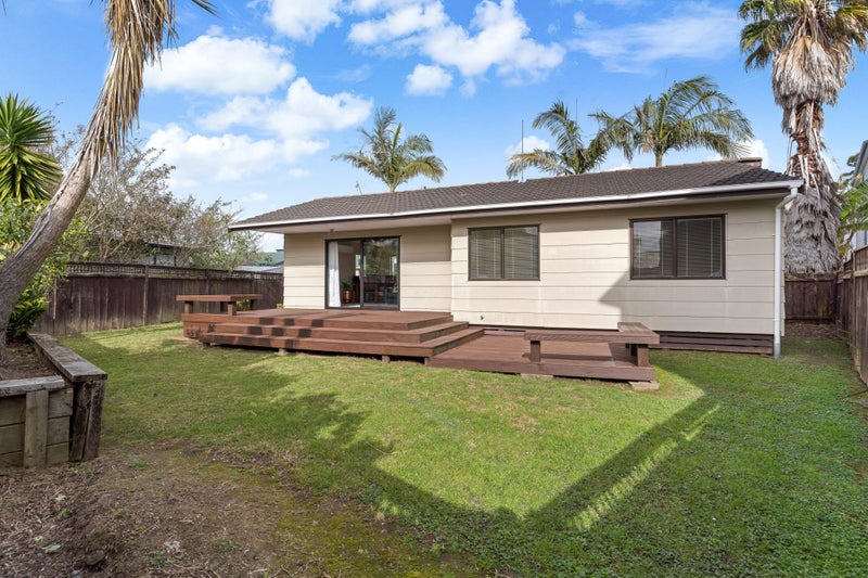 2/5 Bolina Crescent, Pakuranga, Auckland - Carousel 1