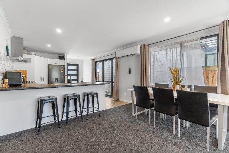 32 Old Farm Road, Hamilton East, Hamilton, Waikato - Carousel 1