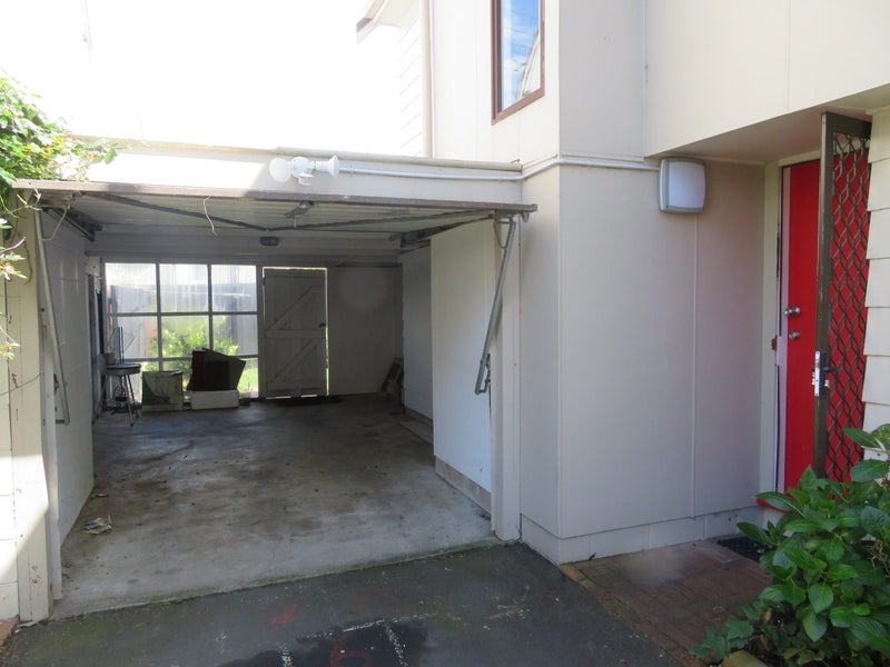 10/19A Gray Avenue, Mangere East, Auckland - Carousel 15