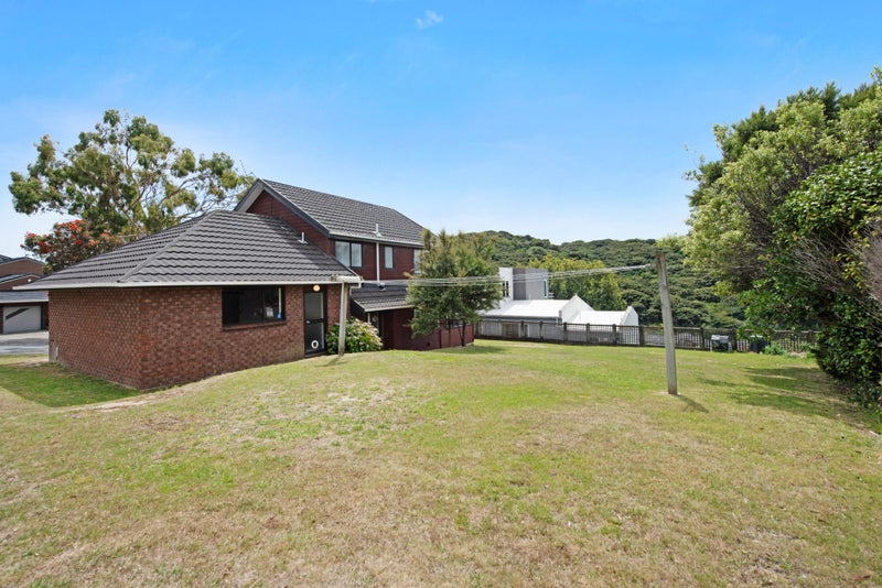 90 Ayton Drive, Whitby, Porirua - Carousel 2