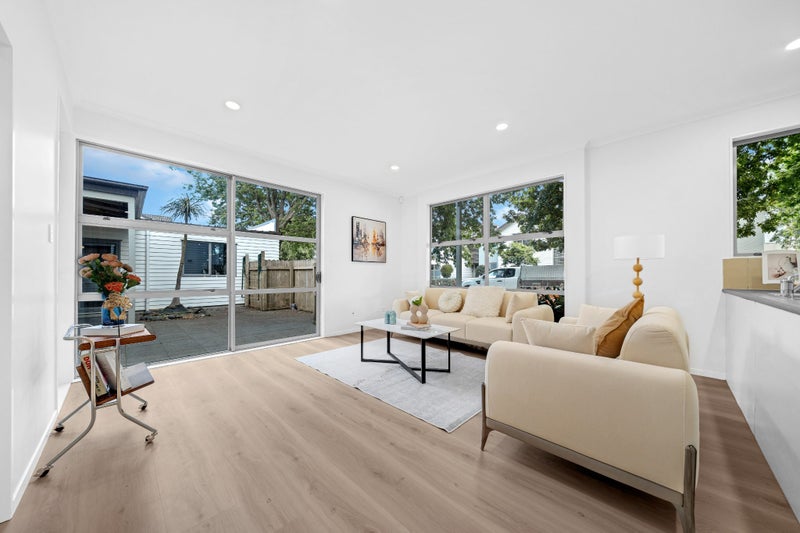 44 Figaro Crescent, Takanini, Auckland - Carousel 2