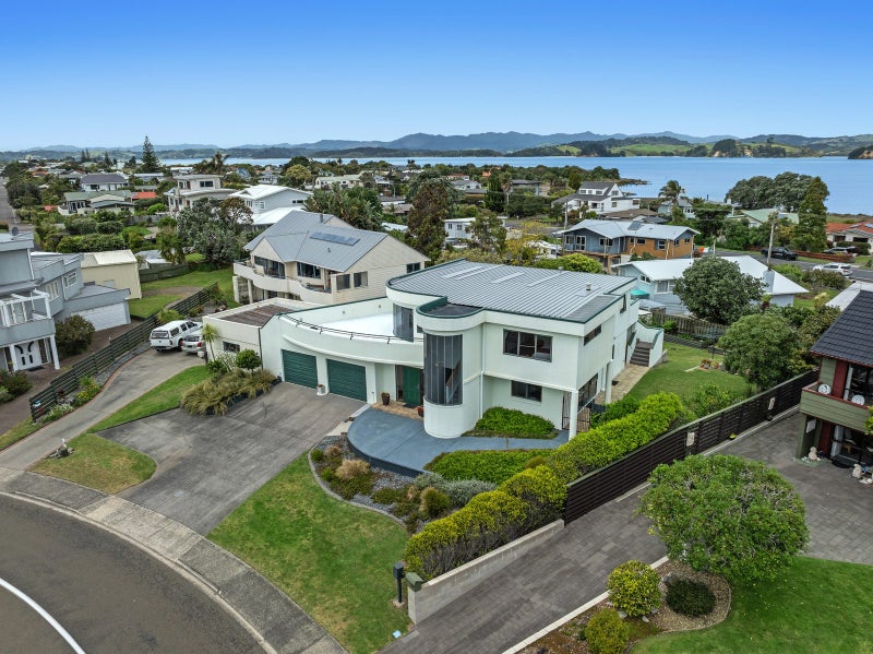 30 Eruini Street, Ohope, Ohope - Carousel 2