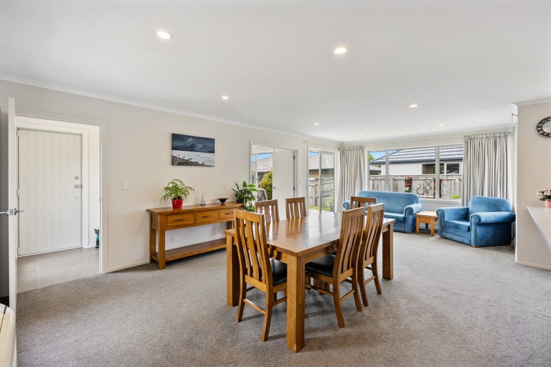 33 Hammill Grove, Stoke, Nelson - Carousel 2