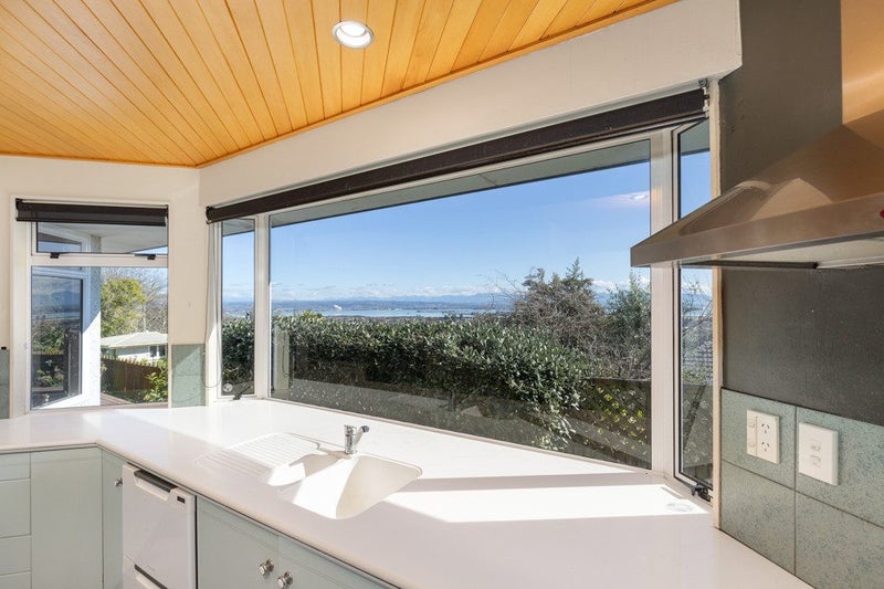 18 View Mount, Stoke, Nelson - Carousel 2