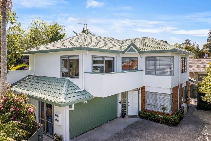 2/12 Westview Court, Somerville, Auckland - Carousel 2