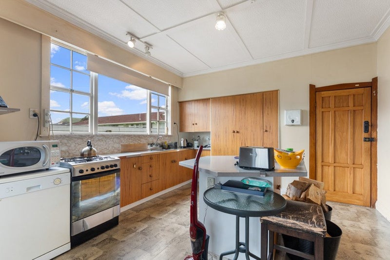 30 Talbot Street, Whanganui East, Whanganui - Carousel 2