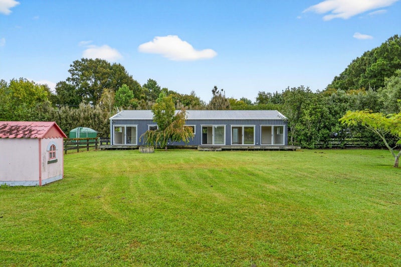 61 Boord Crescent, Kumeu - Carousel 2