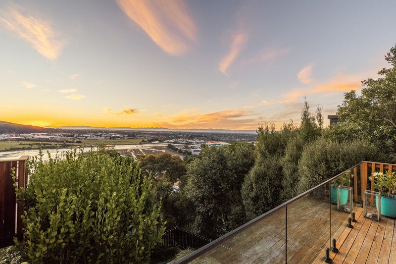 1/8 Hobday Lane, Mount Pleasant, Christchurch - Carousel 2