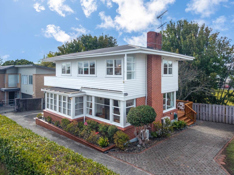 16 Belfast Street, Hillsborough, Auckland - Carousel 40