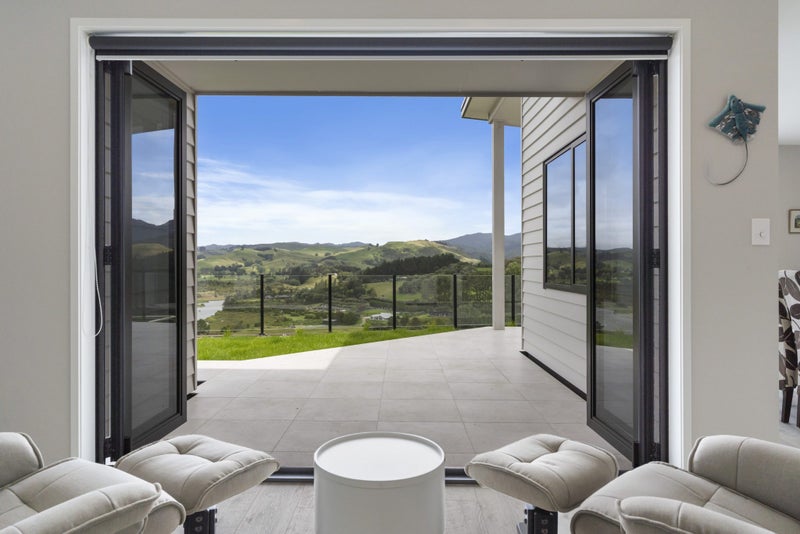 21 Manatu Close, WHANGAMATA, Whangamata - Carousel 2