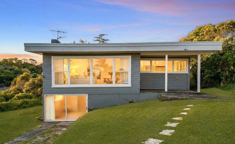 2 Glengarry Road, Glen Eden, Auckland - Carousel 1