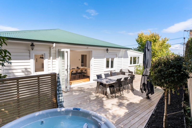 22 Riddell Road, Glendowie, Auckland - Carousel 1