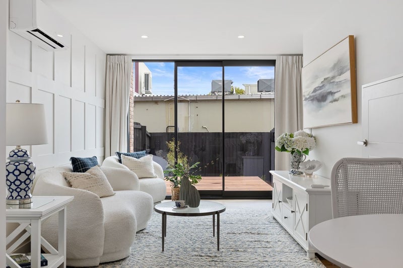 6/196 Hills Road, Edgeware, Christchurch - Carousel 1