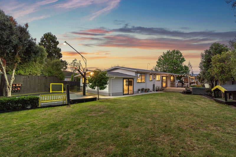 30 Fairdale Place, Birkdale, Auckland - Carousel 1