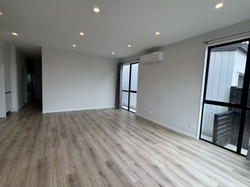 15 Biokovo Street, Massey, Auckland - Carousel 2