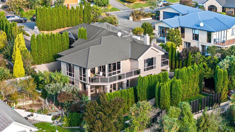 16 Highcrest Heights, Westmorland, Christchurch - Carousel 25