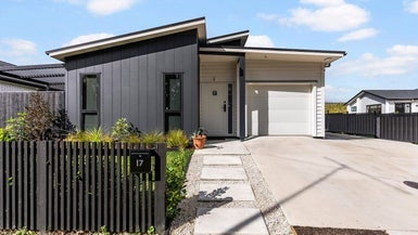 17 Sidwell Road, Wainui, Wainui - Carousel 1