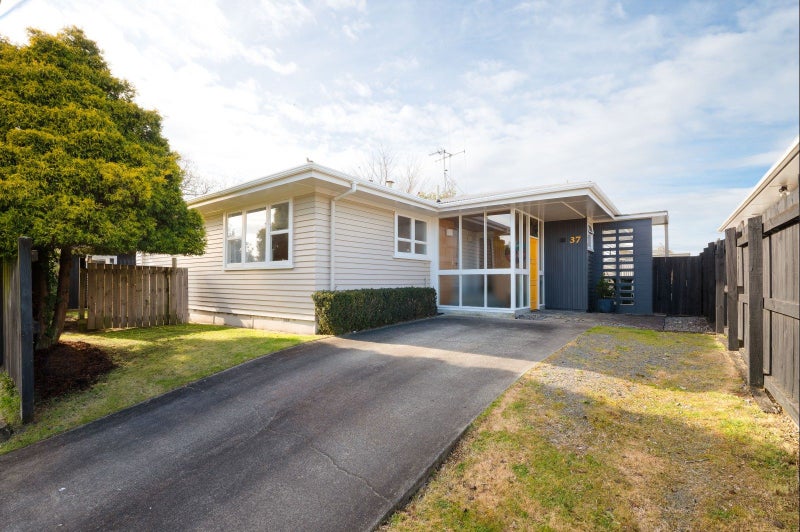 37 Sandwich Road, St Andrews, Hamilton - Carousel 1